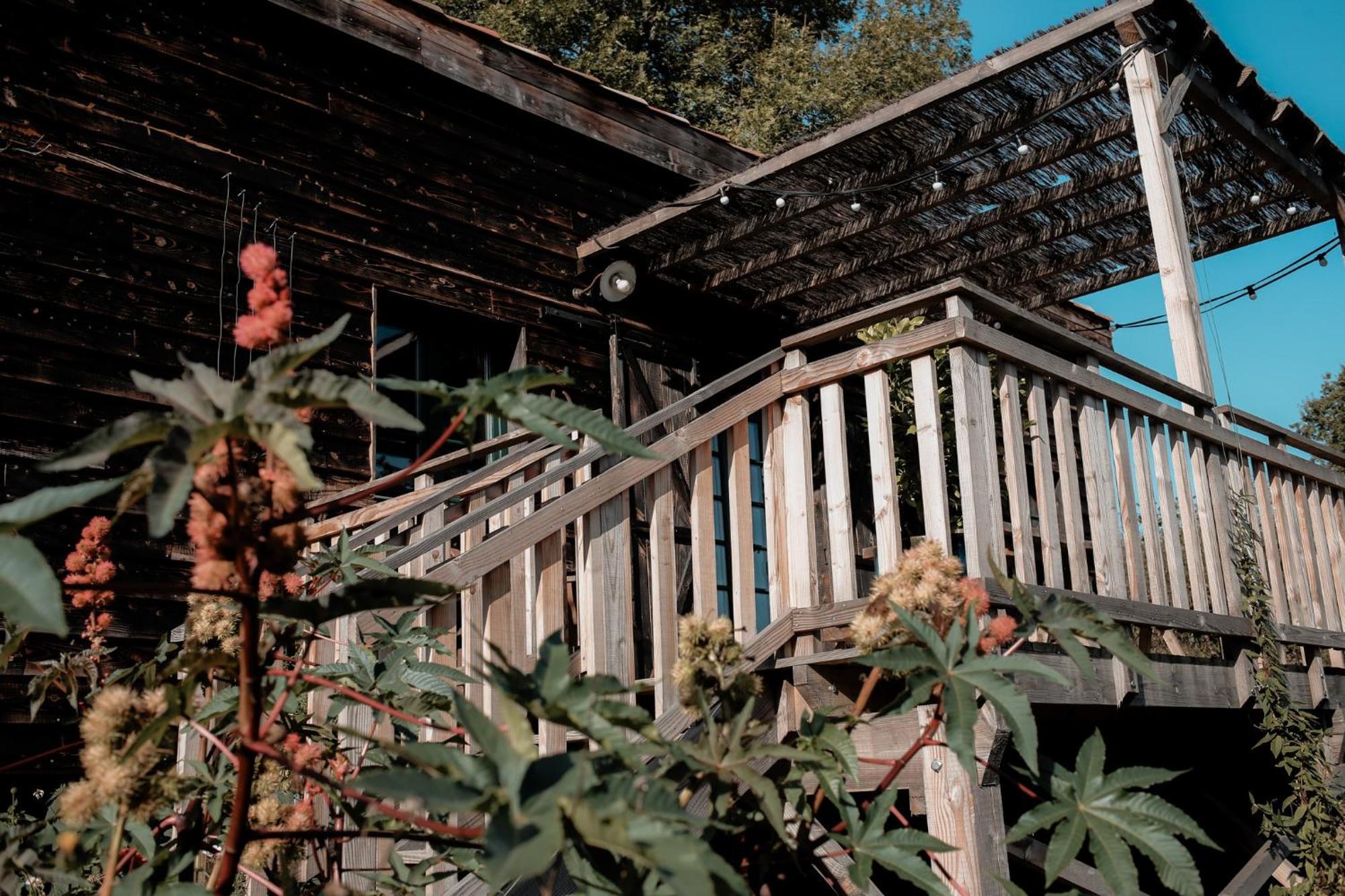 La Ferme Du Pont De Maumy, Cabane Au Bord De L'Etang Et Bain Nordique Busserolles Exterior photo
