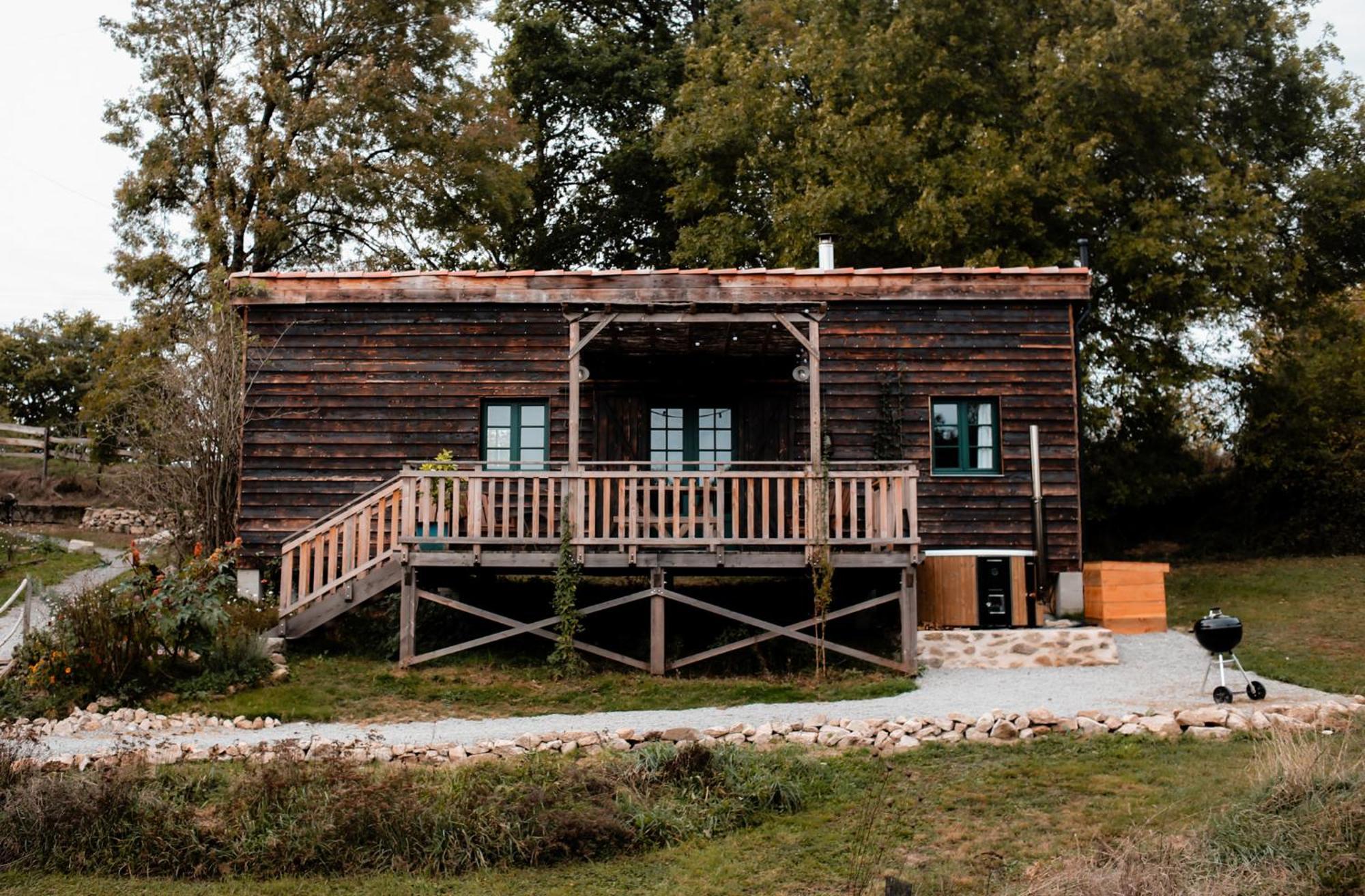 La Ferme Du Pont De Maumy, Cabane Au Bord De L'Etang Et Bain Nordique Busserolles Exterior photo